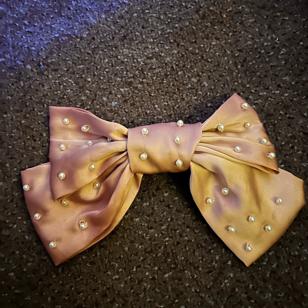 Hair clip, pink bow with pearls
